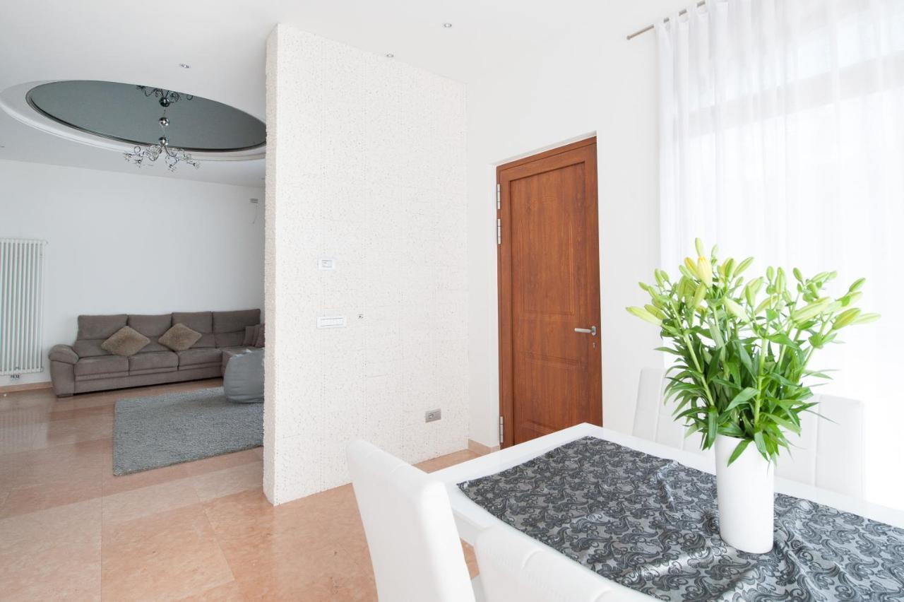 Villa Luxury House & Spa Riva del Garda Exterior foto
